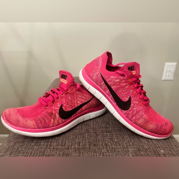 Pink Nike Fly Knit Running Shoes 
Size 8 - Picture 5 of 7